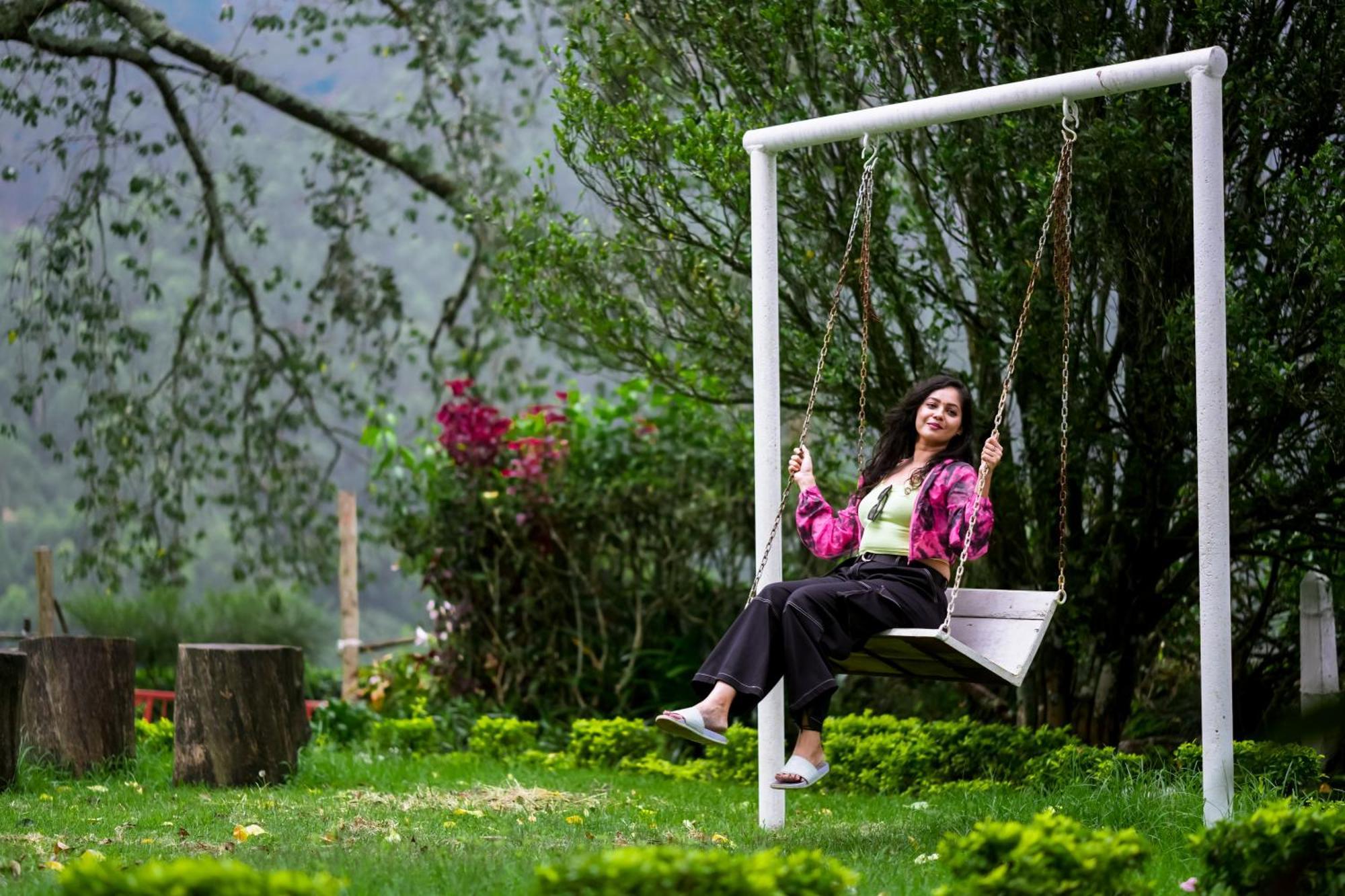 Arivikad Tea Bungalow Munnar By Voye Homes Suryanelli Eksteriør billede