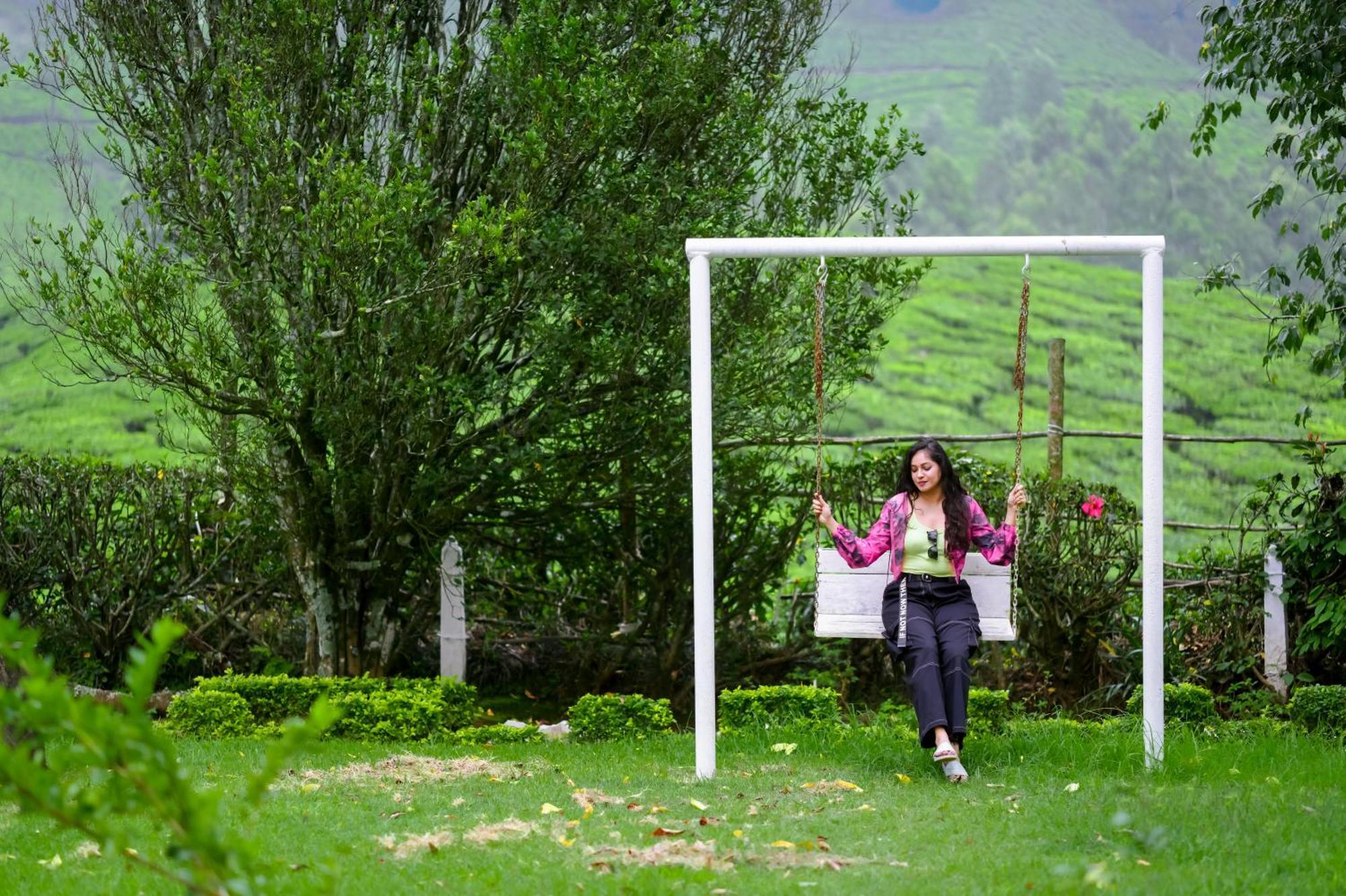 Arivikad Tea Bungalow Munnar By Voye Homes Suryanelli Eksteriør billede