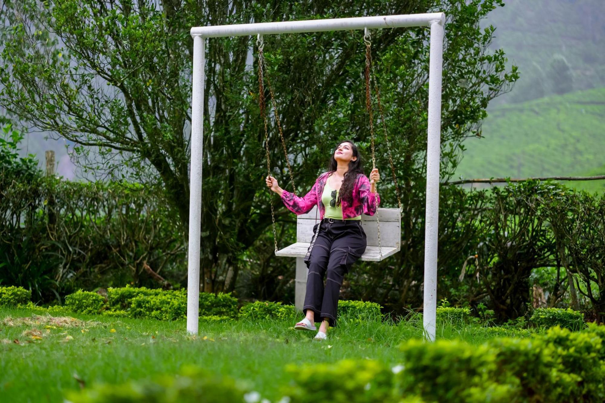 Arivikad Tea Bungalow Munnar By Voye Homes Suryanelli Eksteriør billede